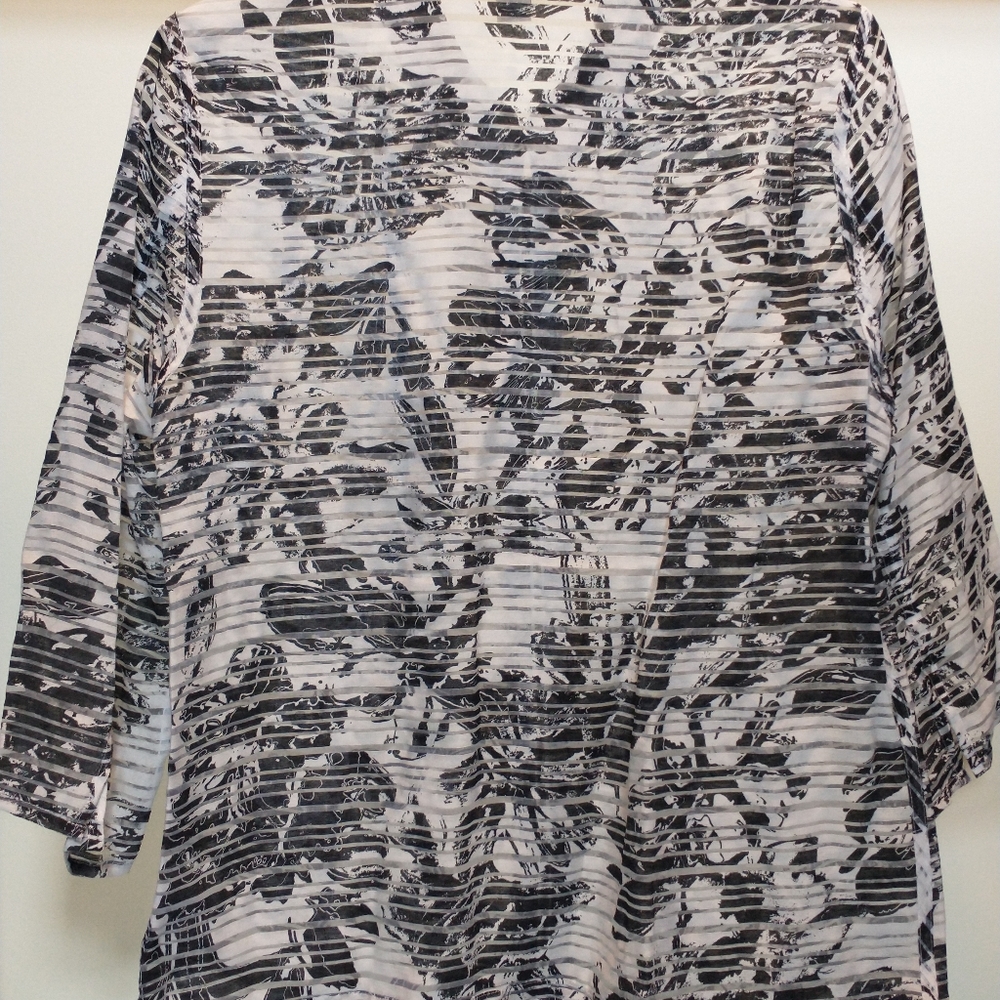 NWOT Coldwater Creek Light-Weight Top with zipper closure Size 12